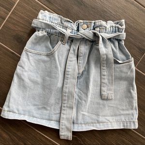FOREVER 21 light wash denim jean zip front tie belted mini skirt Size Medium